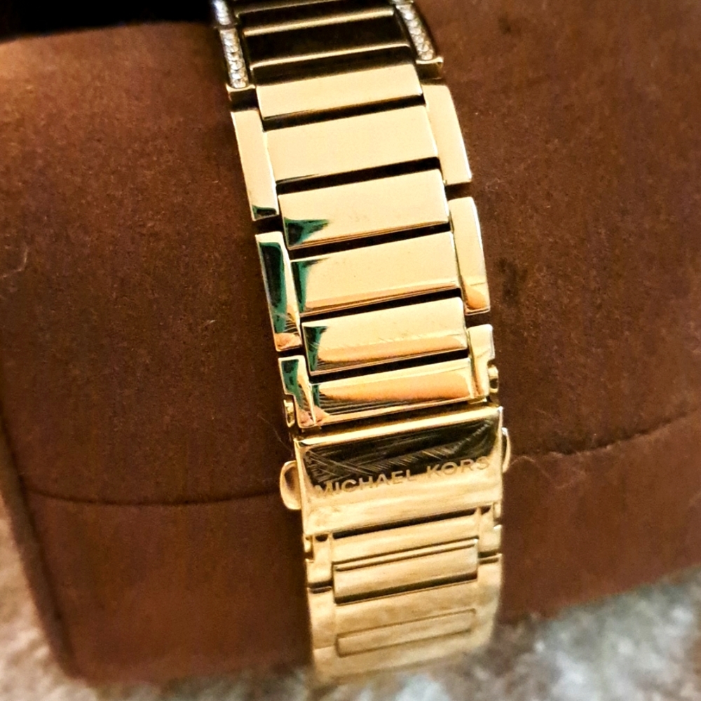 Michael Kors Watch - Picture 4 of 7